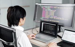 信阳 ,php声明和调用变量的符号是什么？
